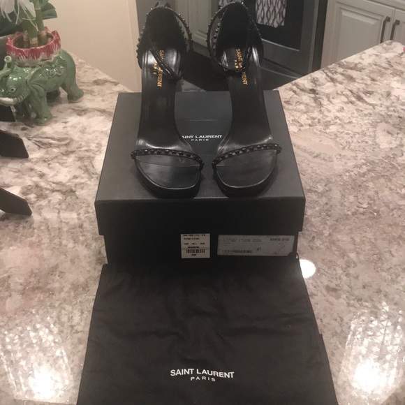😍 Authentic Saint Laurent Black Studded Heels - Picture 7 of 8